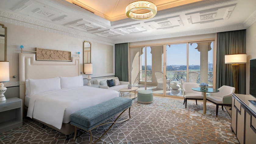 King Premier Golf Course View Room