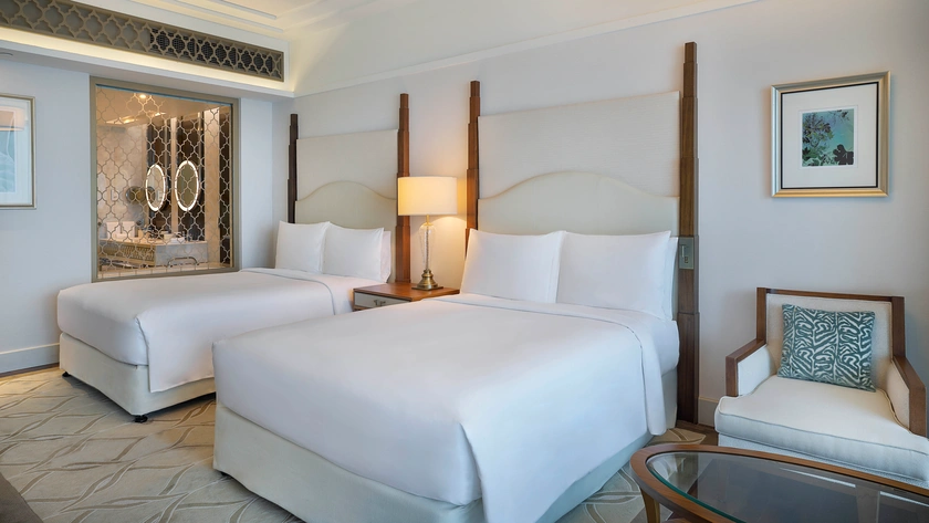 Pearl Club Sea View Queen Room