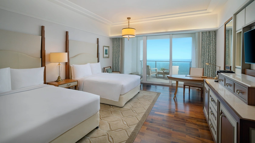Queen Deluxe Skyline Sea View